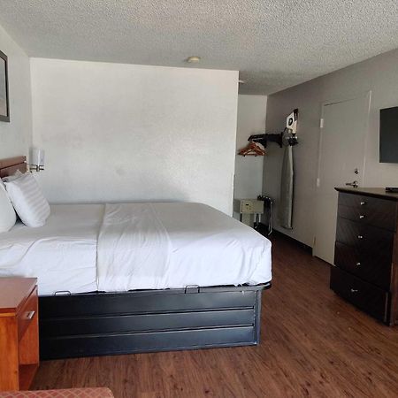 Travelodge Suites By Wyndham Macclenny I-10 Экстерьер фото