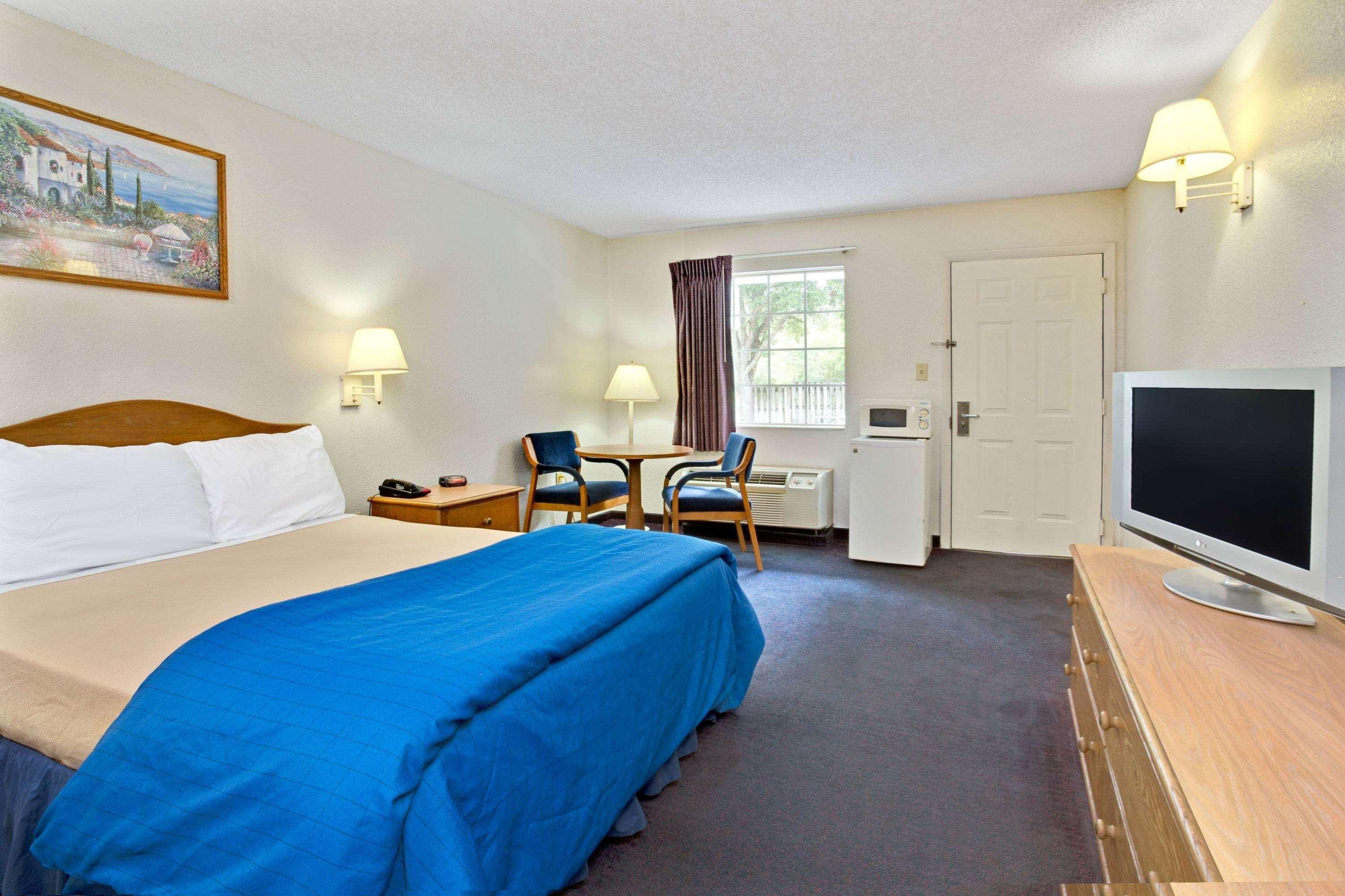 Travelodge Suites By Wyndham Macclenny I-10 Экстерьер фото