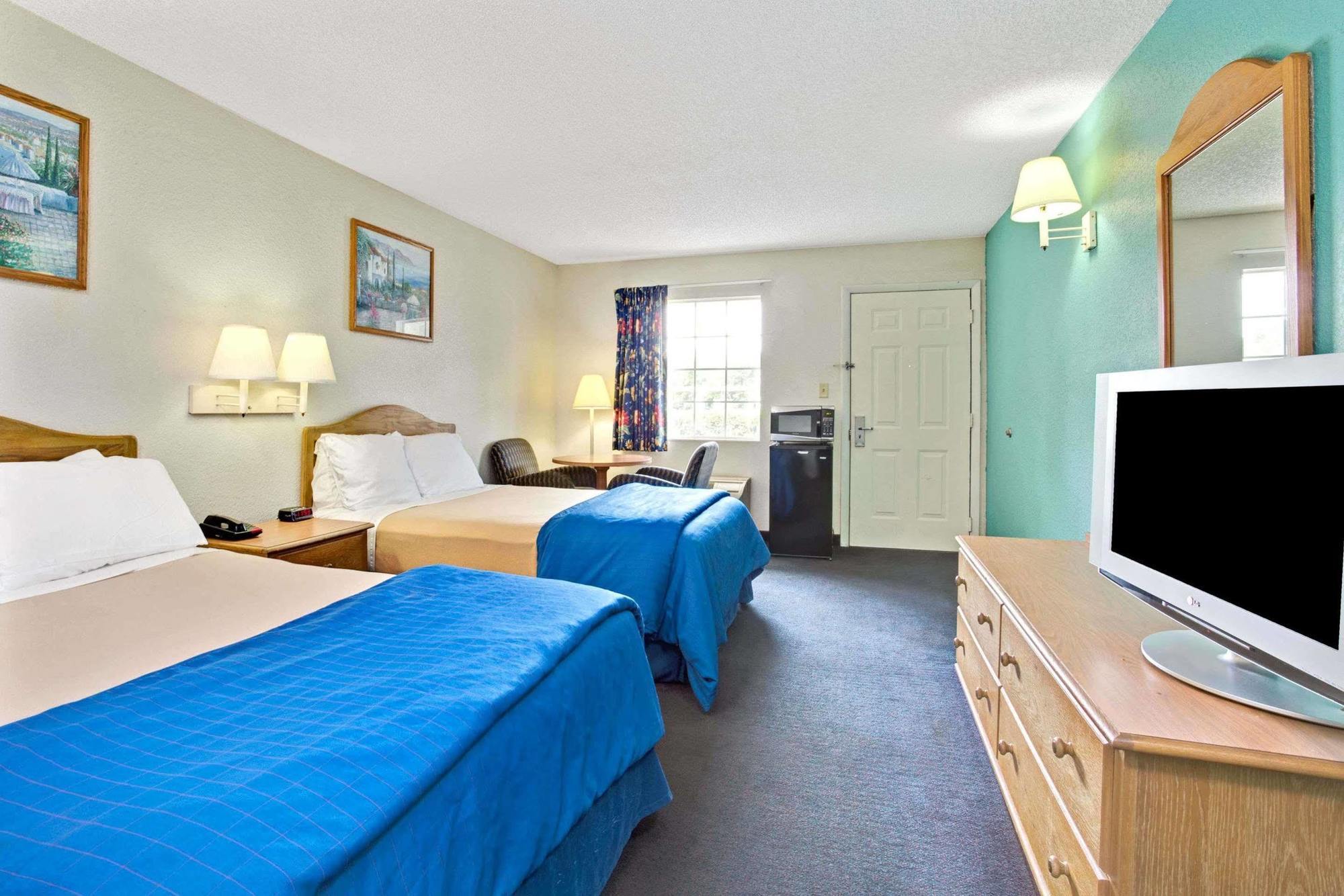 Travelodge Suites By Wyndham Macclenny I-10 Экстерьер фото